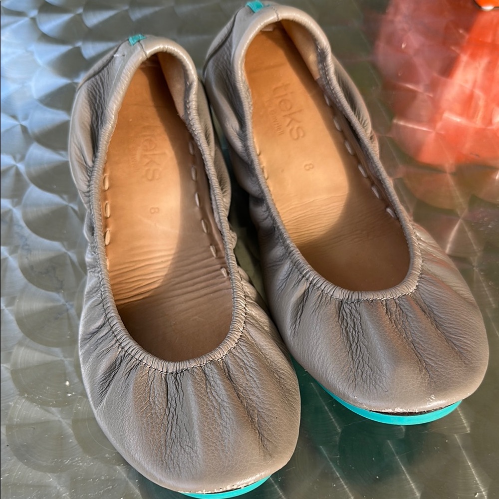 Tieks Taupe Ballet Flats. Sz 8.